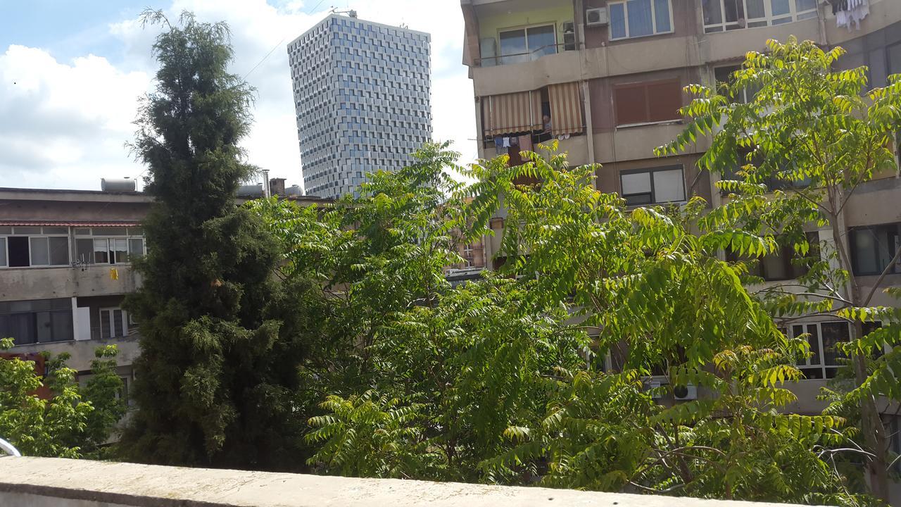 D1 Hostel Tirana Exterior photo